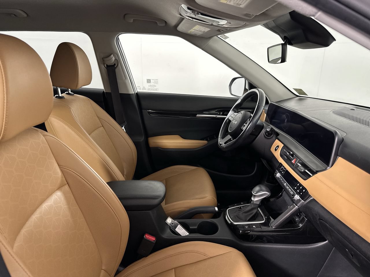 Certified 2024 Kia Seltos EX FWD image 11