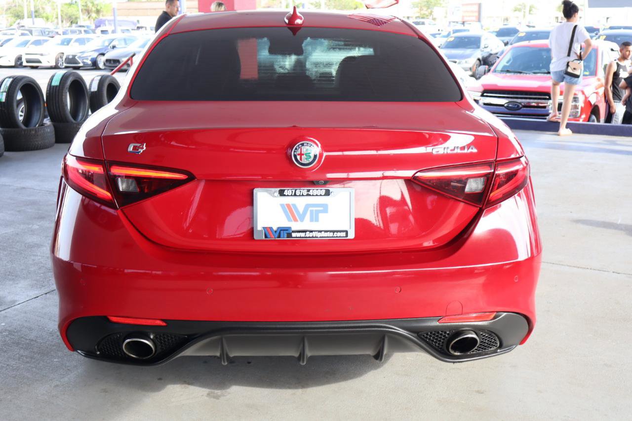 Used 2020 Alfa Romeo Giulia AWD w/ Quick Order Package 22J Sport image 8