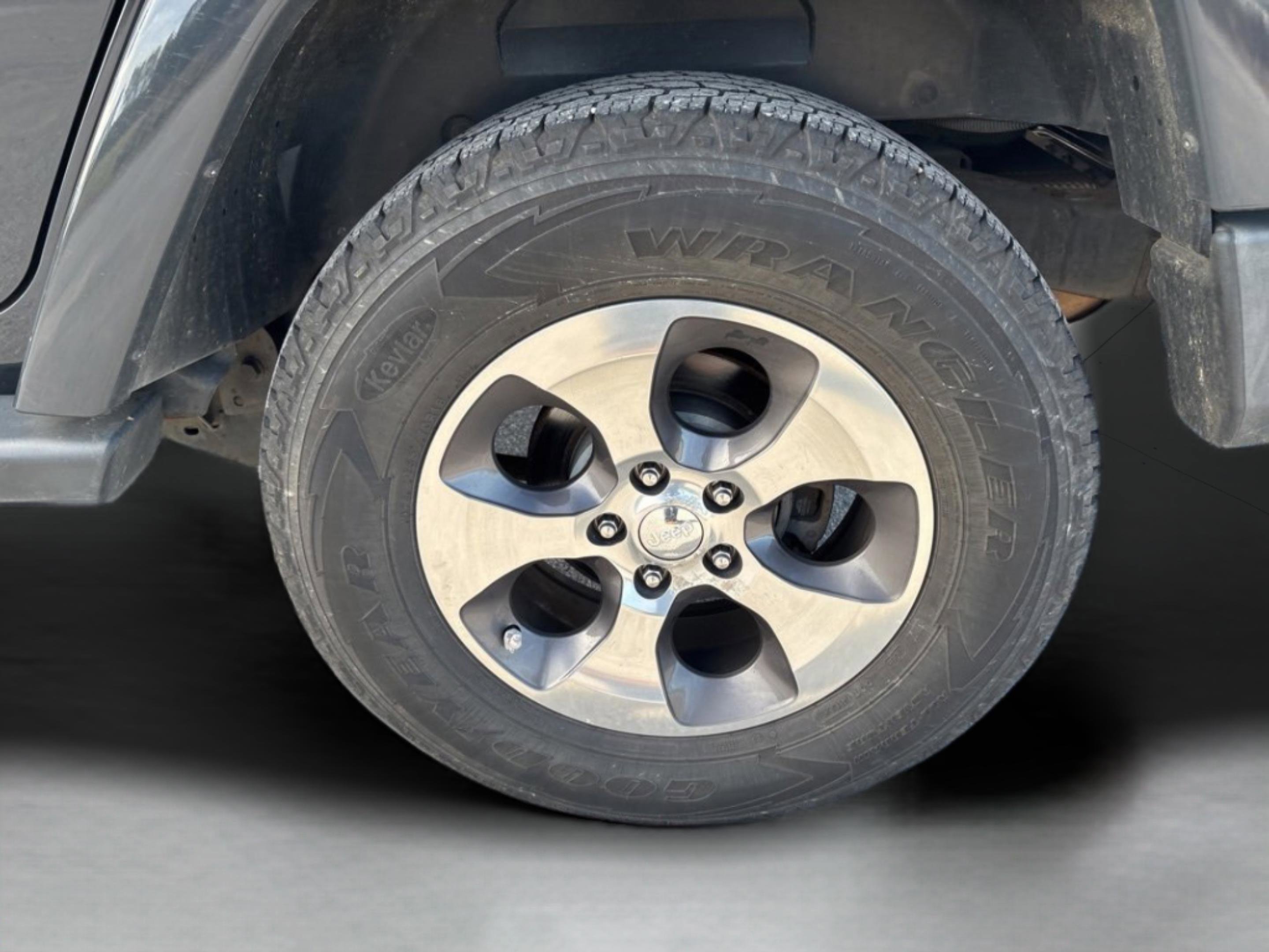 Used 2017 Jeep Wrangler Unlimited Sahara w/ Connectivity Group image 42