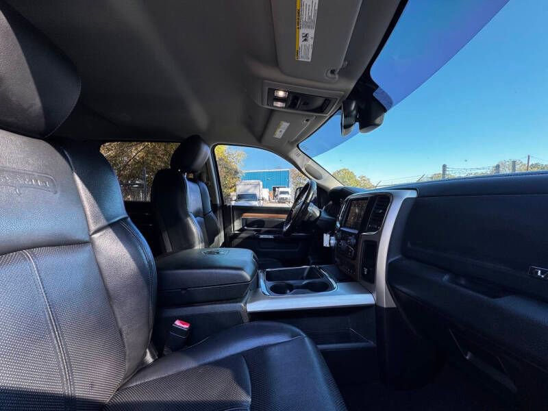 Used 2018 RAM 1500 Laramie image 14