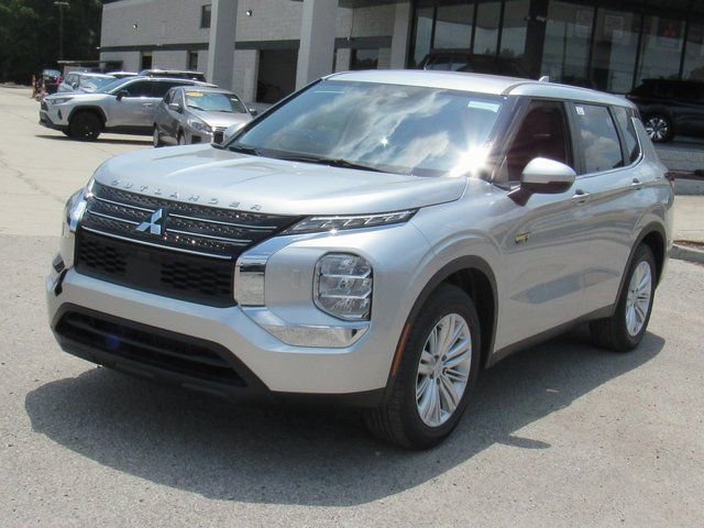 New 2025 Mitsubishi Outlander ES image 6