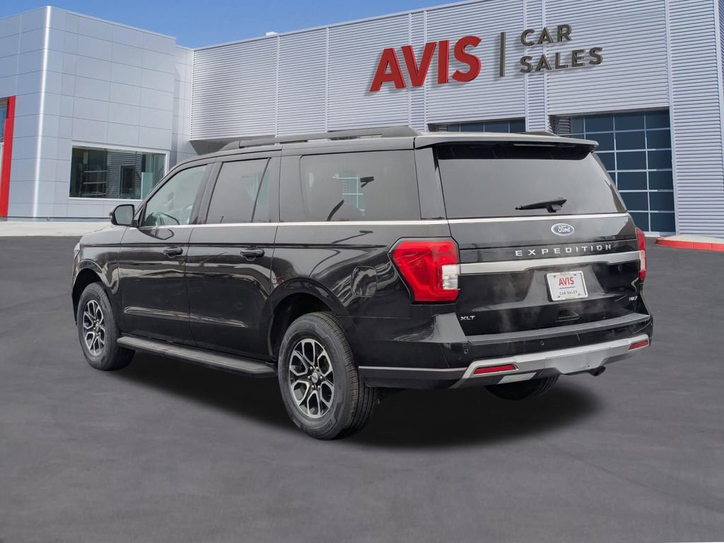 Used 2024 Ford Expedition Max XLT image 3