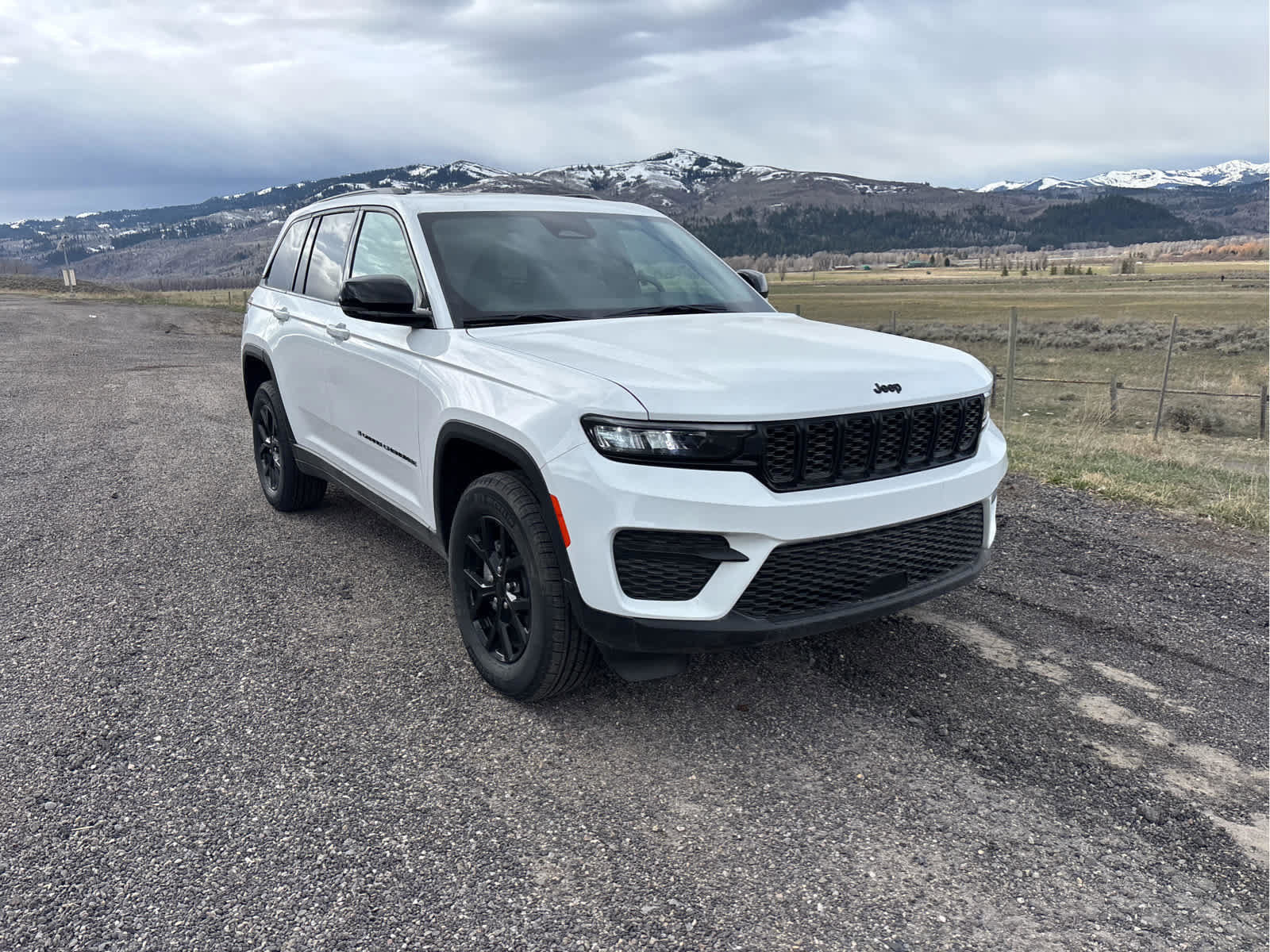 New 2025 Jeep Grand Cherokee Altitude image 37