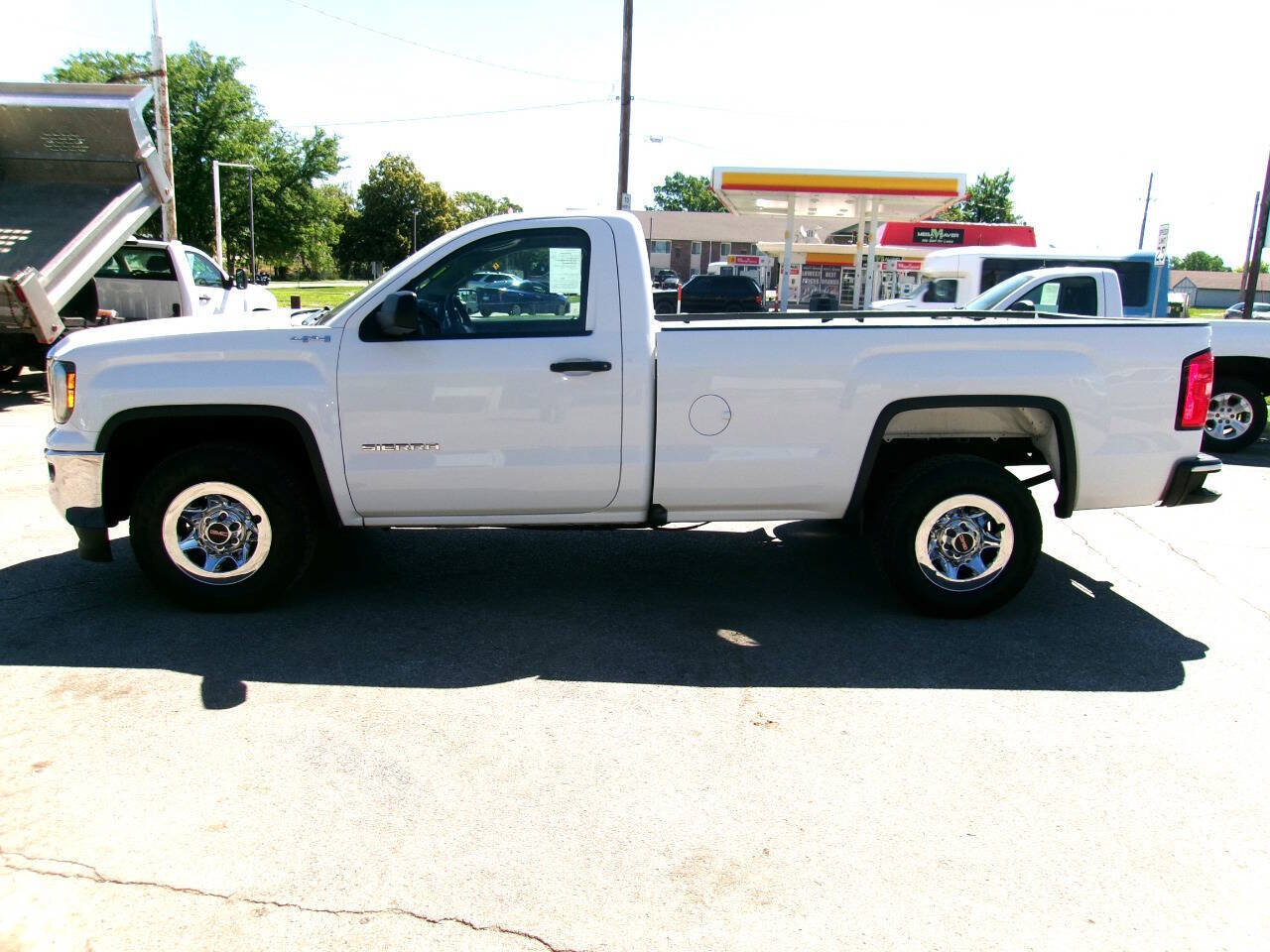 Used 2018 GMC Sierra 1500 4x4 Regular Cab w/ Sierra Convenience Package image 6
