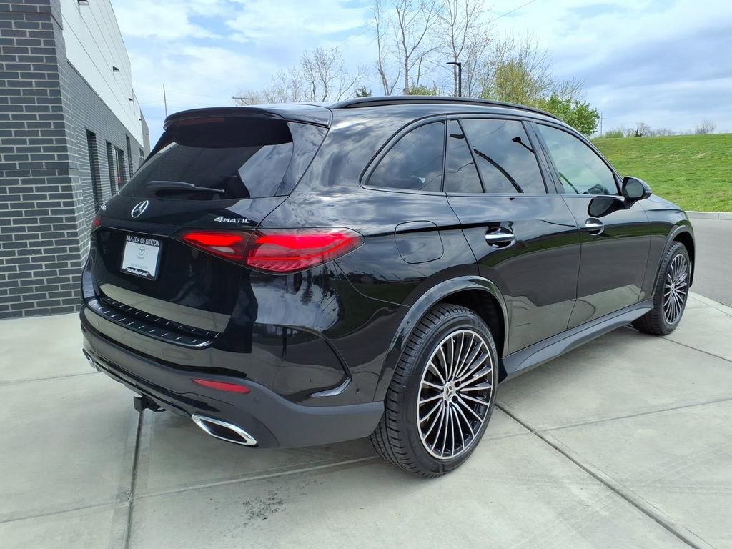 Used 2025 Mercedes-Benz GLC 350e 4MATIC image 7