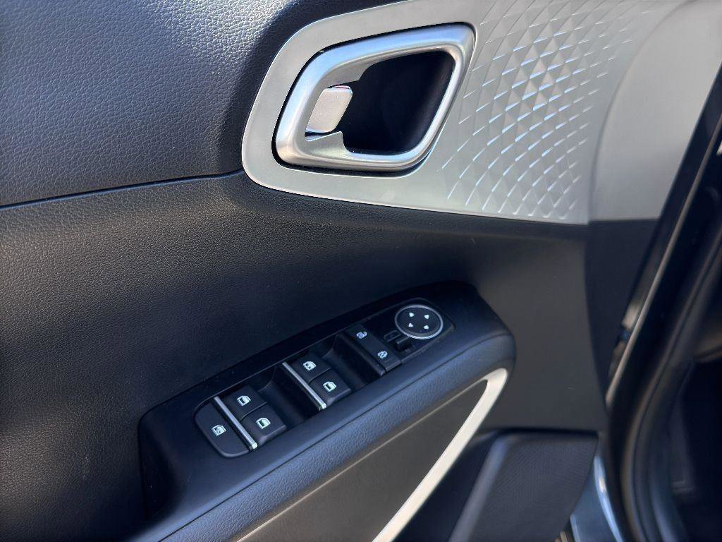 Certified 2022 Kia Soul LX w/ Technology Package image 15