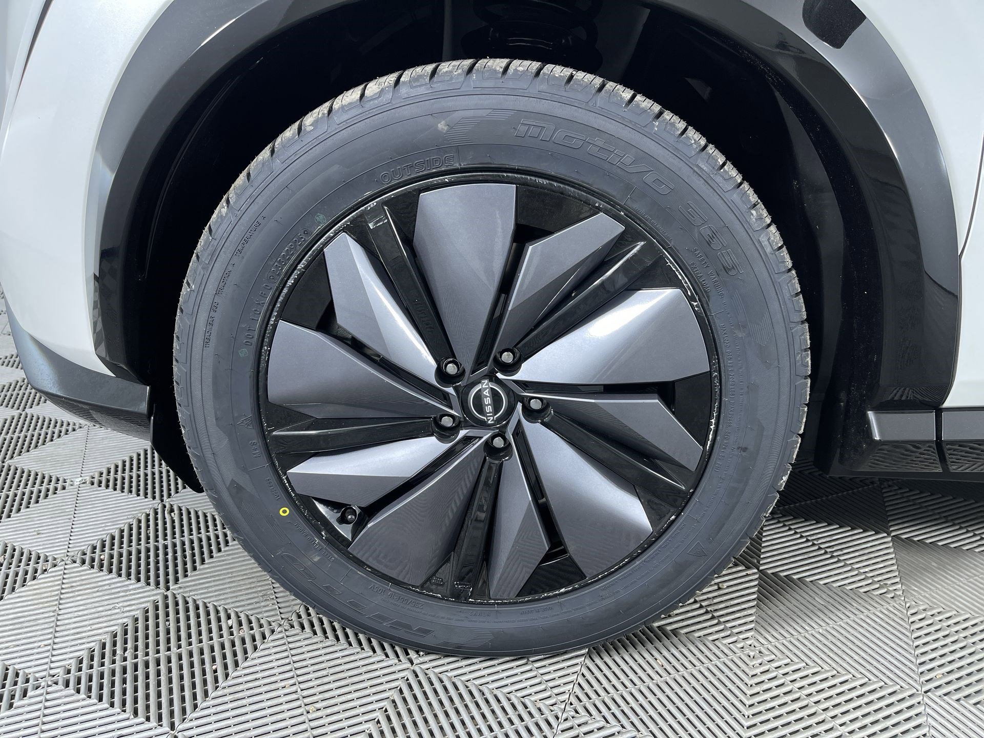 Certified 2023 Nissan Ariya AWD image 26