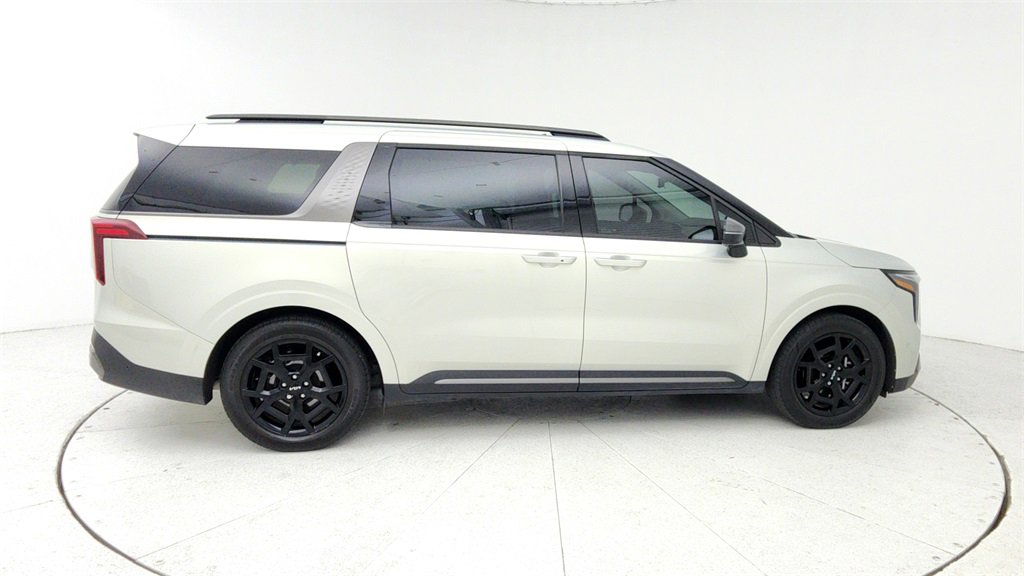 Used 2025 Kia Carnival SX Prestige image 7