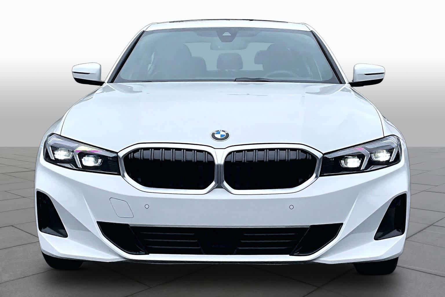 Certified 2025 BMW 330i Sedan RWD image 4