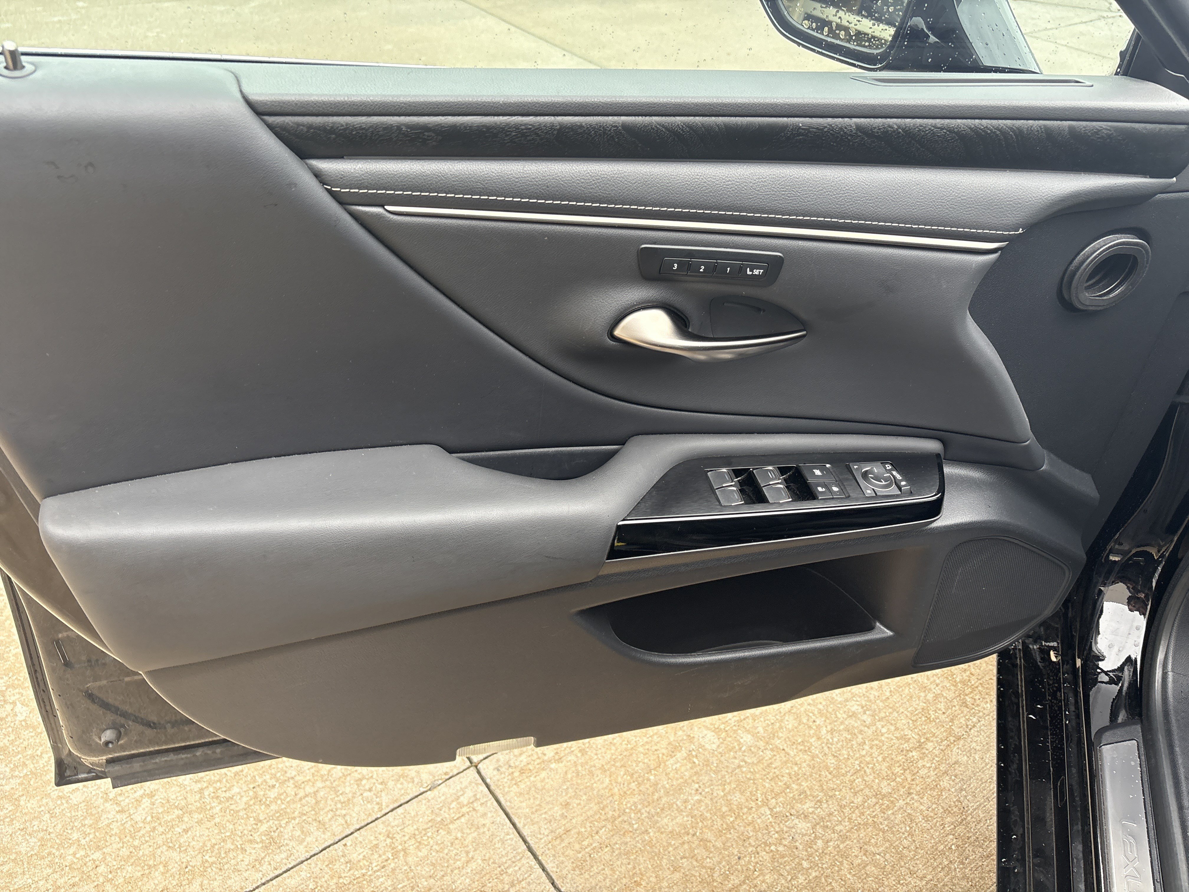 Certified 2023 Lexus ES 350 w/ Accessory Package (Z2) FWD image 14