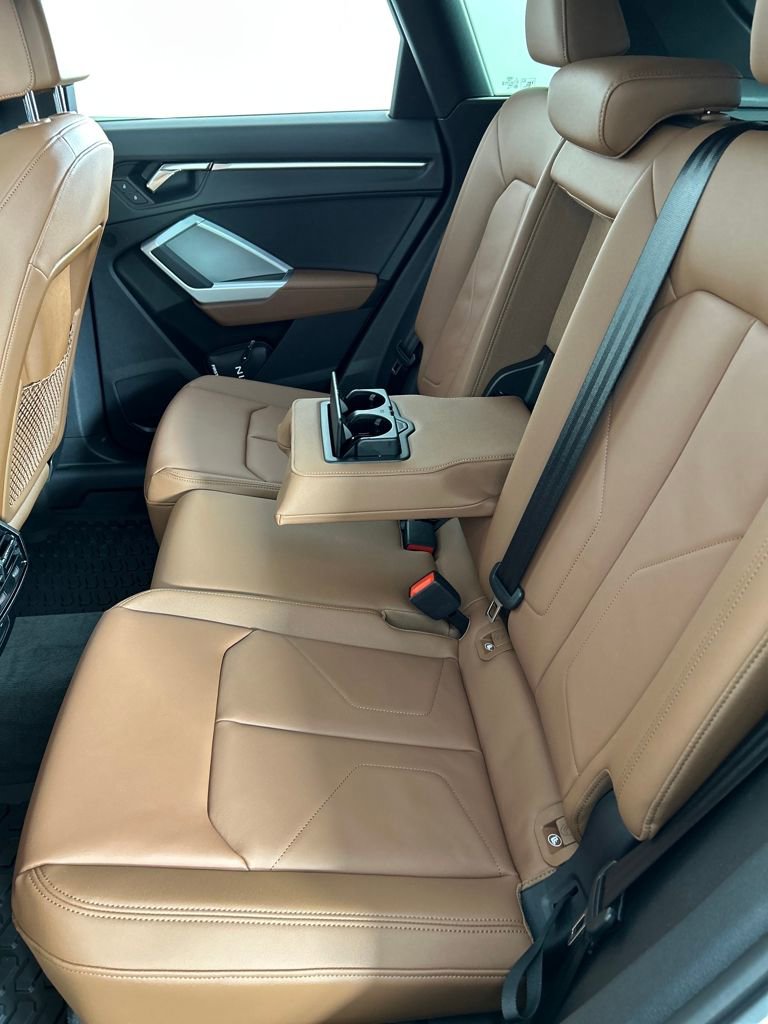 Used 2025 Audi Q3 2.0T Premium image 15