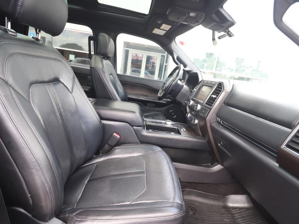 Used 2018 Ford Expedition Limited w/ Equipment Group 302A RWD image 27