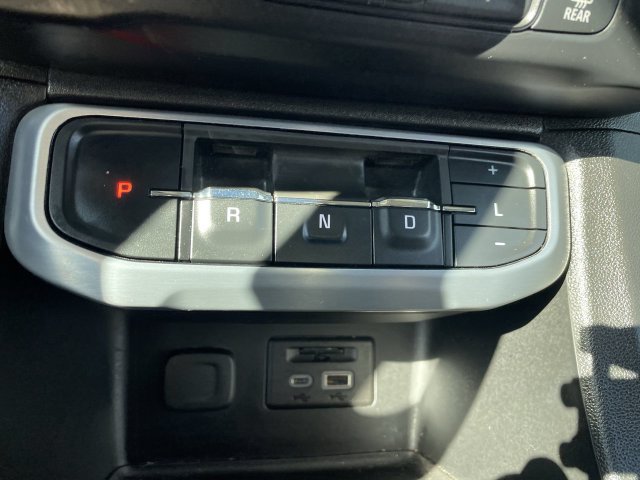 Used 2020 GMC Acadia SLT FWD image 16