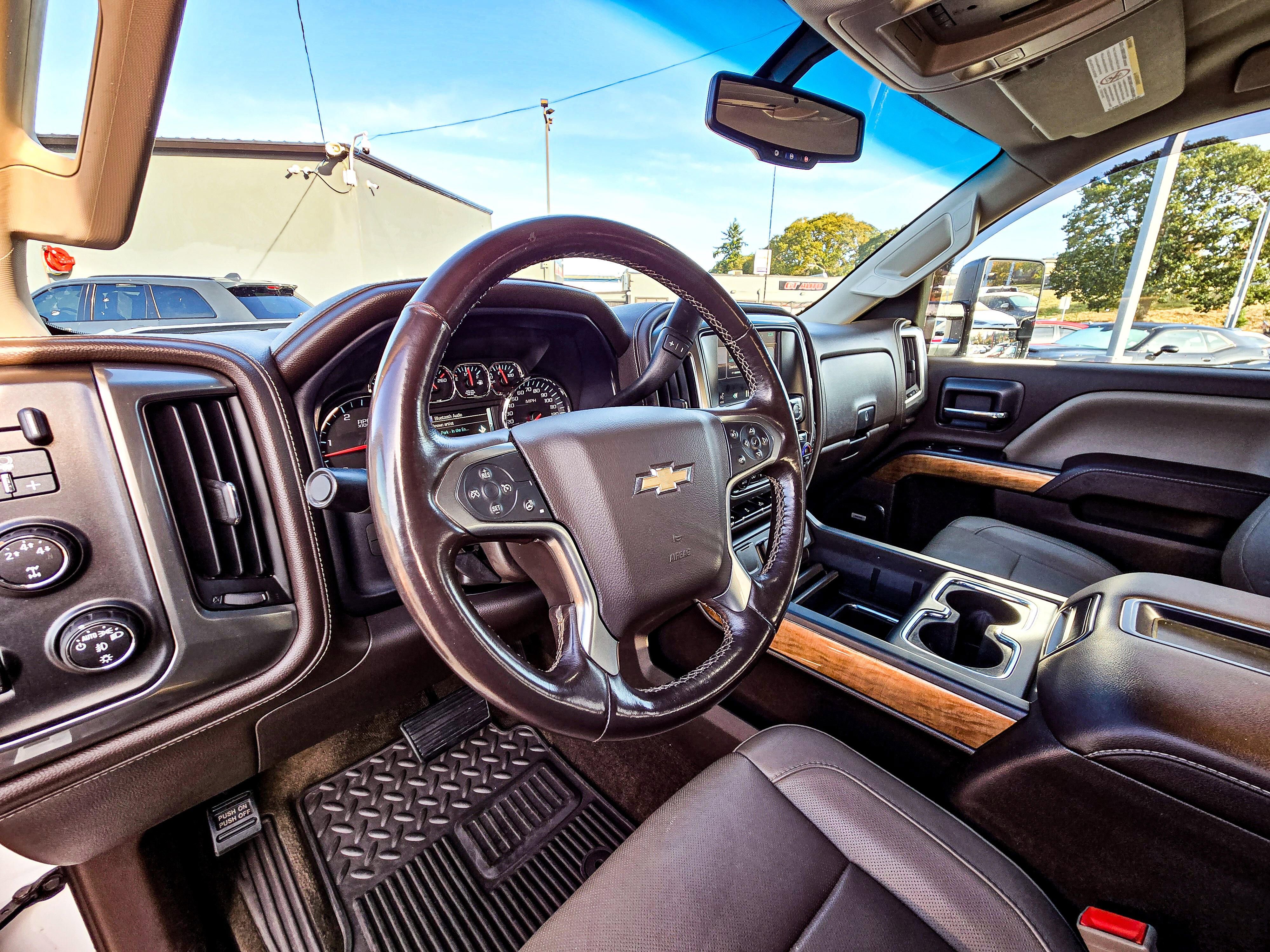Used 2015 Chevrolet Silverado 2500 LTZ w/ Duramax Plus Package image 9