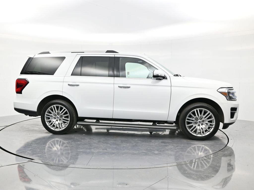 Used 2024 Ford Expedition Limited image 4