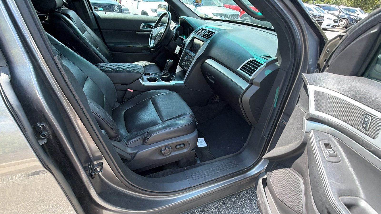 Used 2013 Ford Explorer XLT FWD image 20