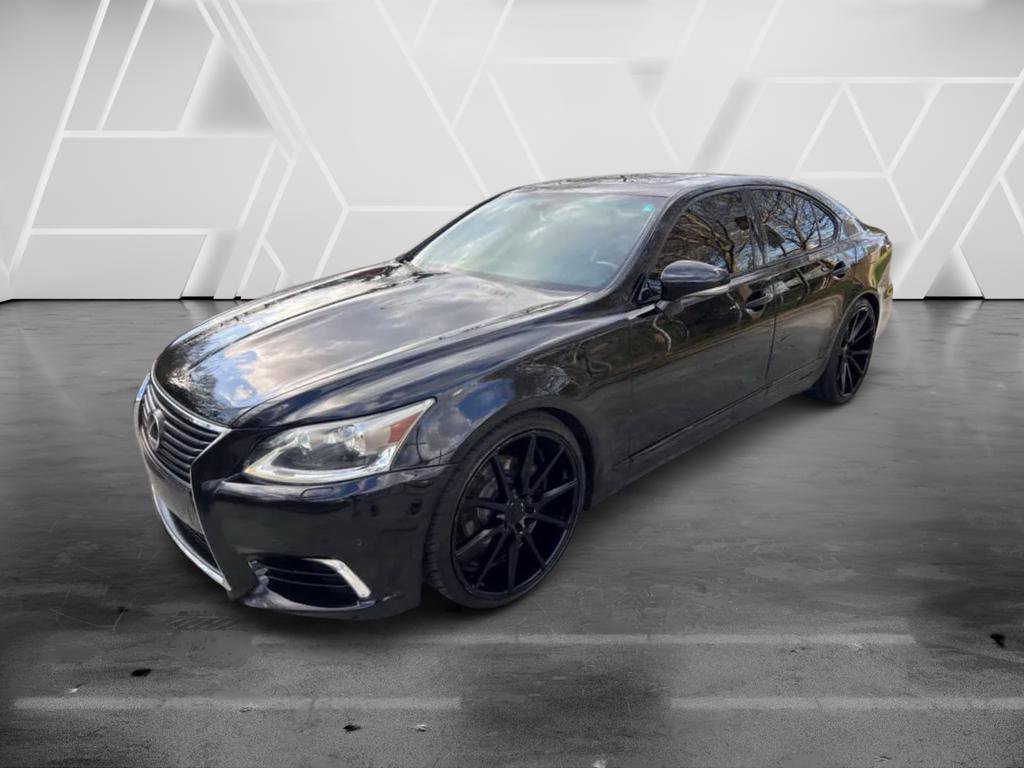 Used 2013 Lexus LS 460 w/ Comfort Pkg RWD image 2