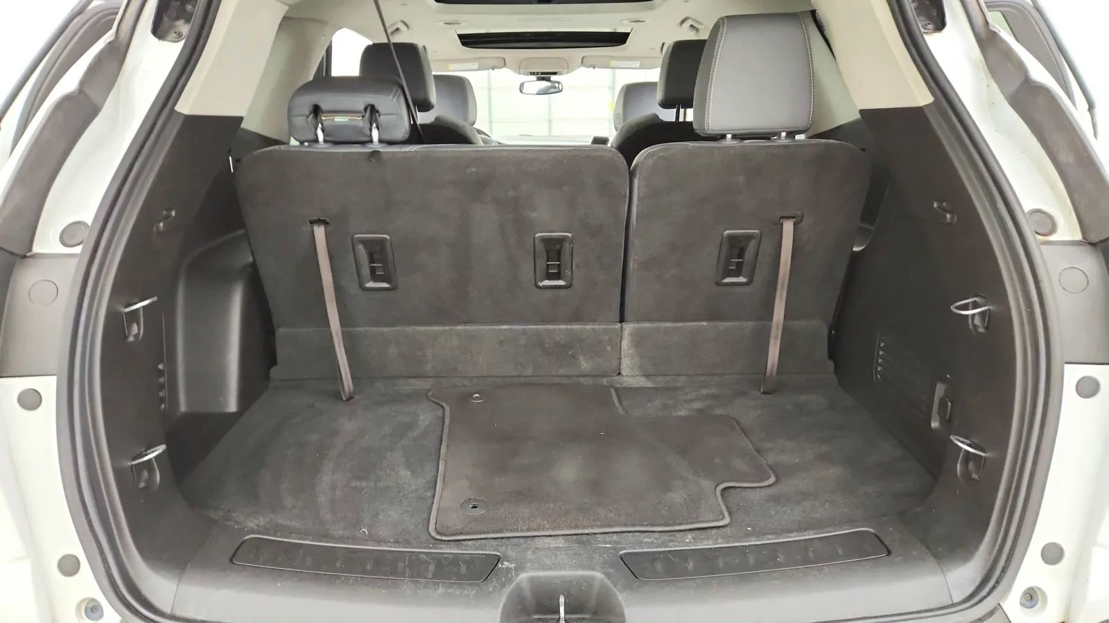 Used 2019 Buick Enclave Essence image 18