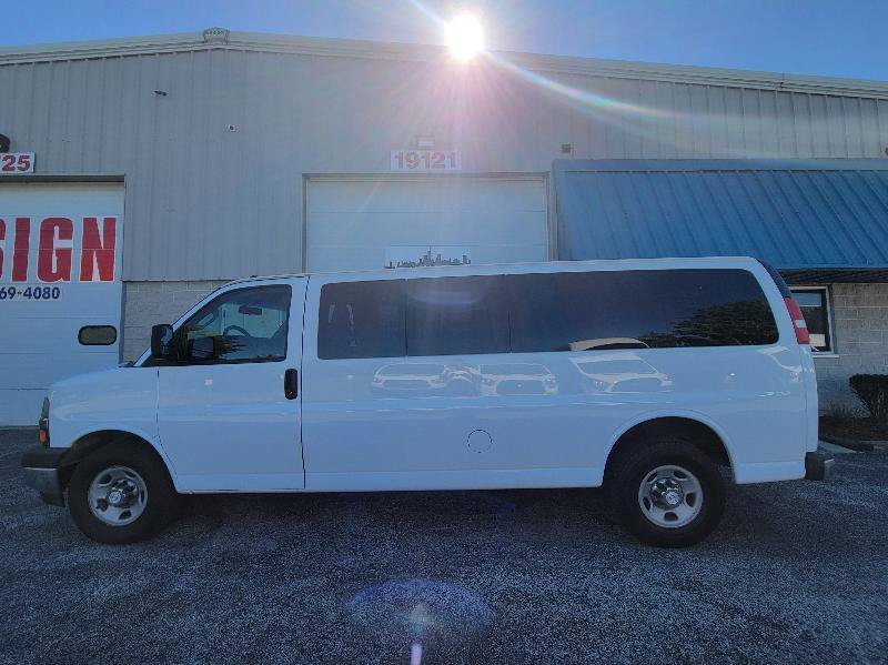 Used 2017 Chevrolet Express 3500 LT w/ LT Preferred Equipment Group RWD image 6