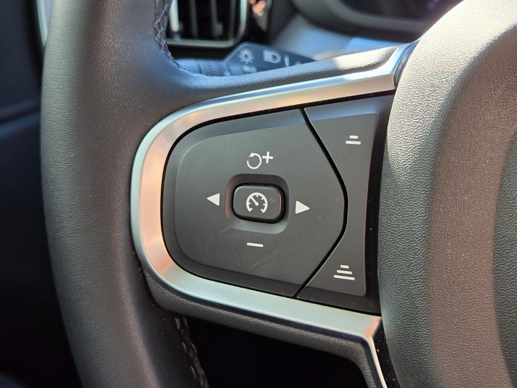Certified 2024 Volvo XC60 T8 Core AWD/4WD image 31