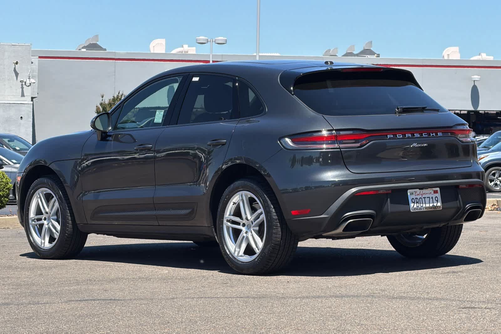 Used 2022 Porsche Macan AWD/4WD image 7
