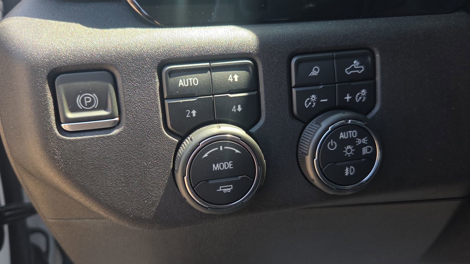 Used 2022 Chevrolet Silverado 1500 High Country w/ Z71 Off-Road Package image 34