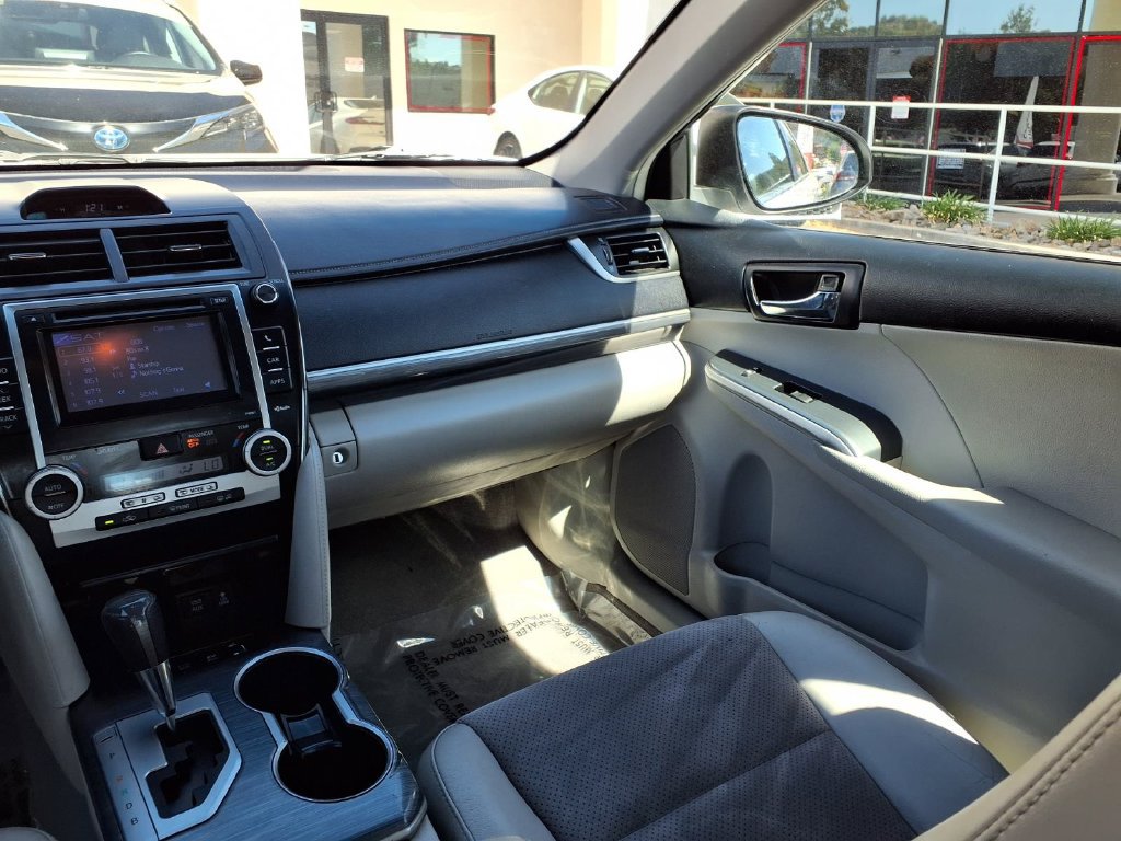 Used 2012 Toyota Camry XLE w/ Leather Pkg FWD image 24