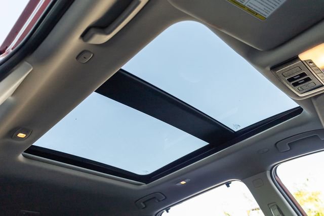 Used 2023 Nissan Rogue SL w/ SL Premium Package image 13