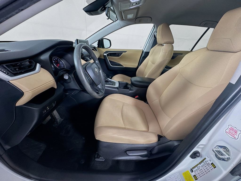 Used 2022 Toyota RAV4 LE image 24