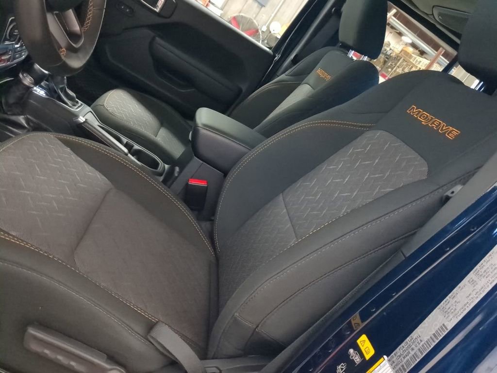 Used 2025 Jeep Gladiator Mojave w/ Convenience Group image 20