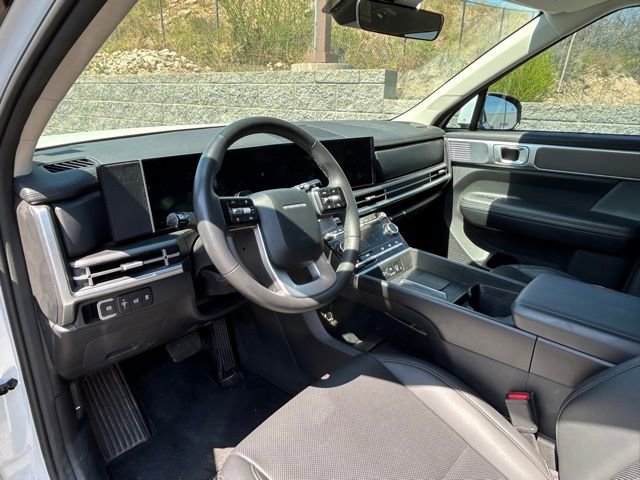 Used 2025 Hyundai Santa Fe SEL image 6