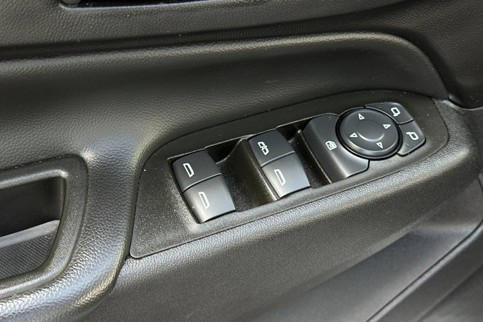 Used 2024 Chevrolet Equinox LT FWD image 12