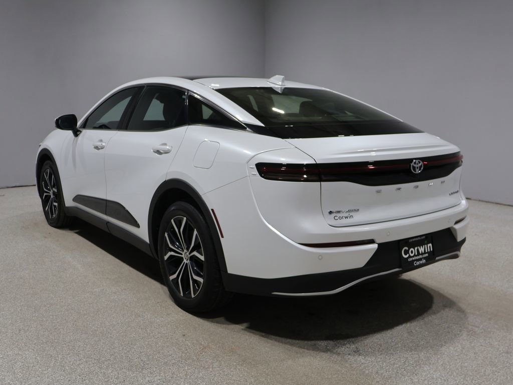 Used 2024 Toyota Crown Limited image 5