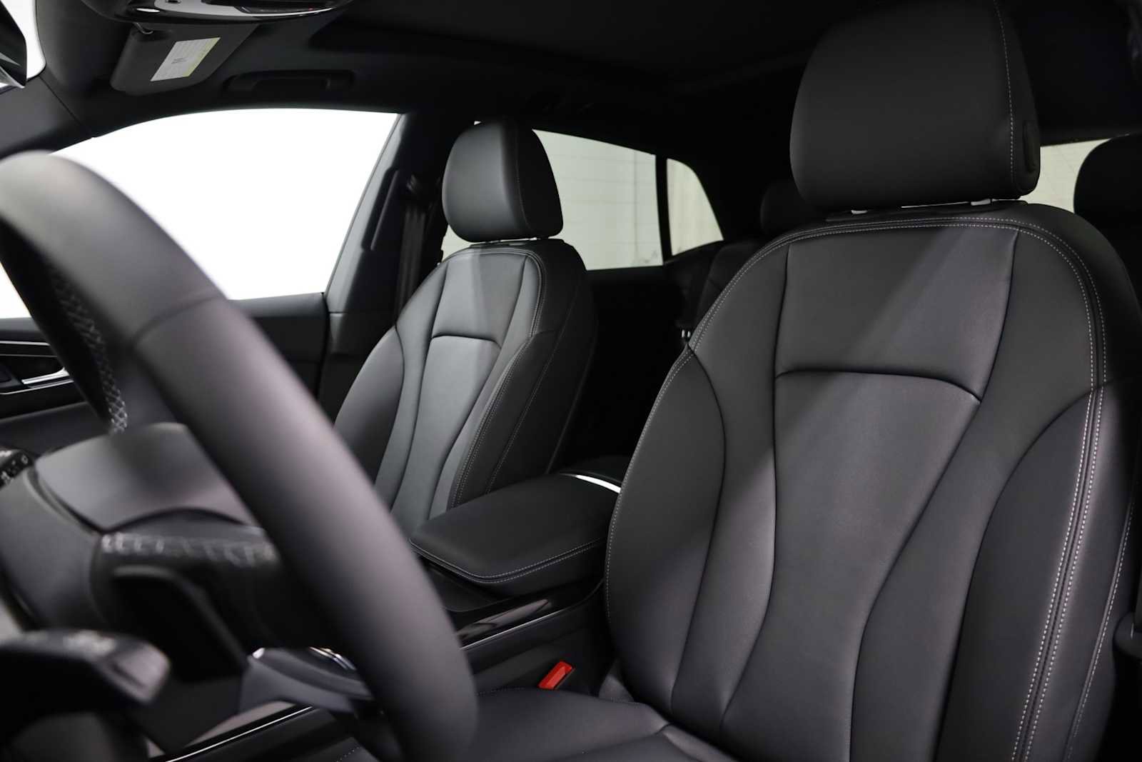New 2025 Audi Q8 Premium image 5