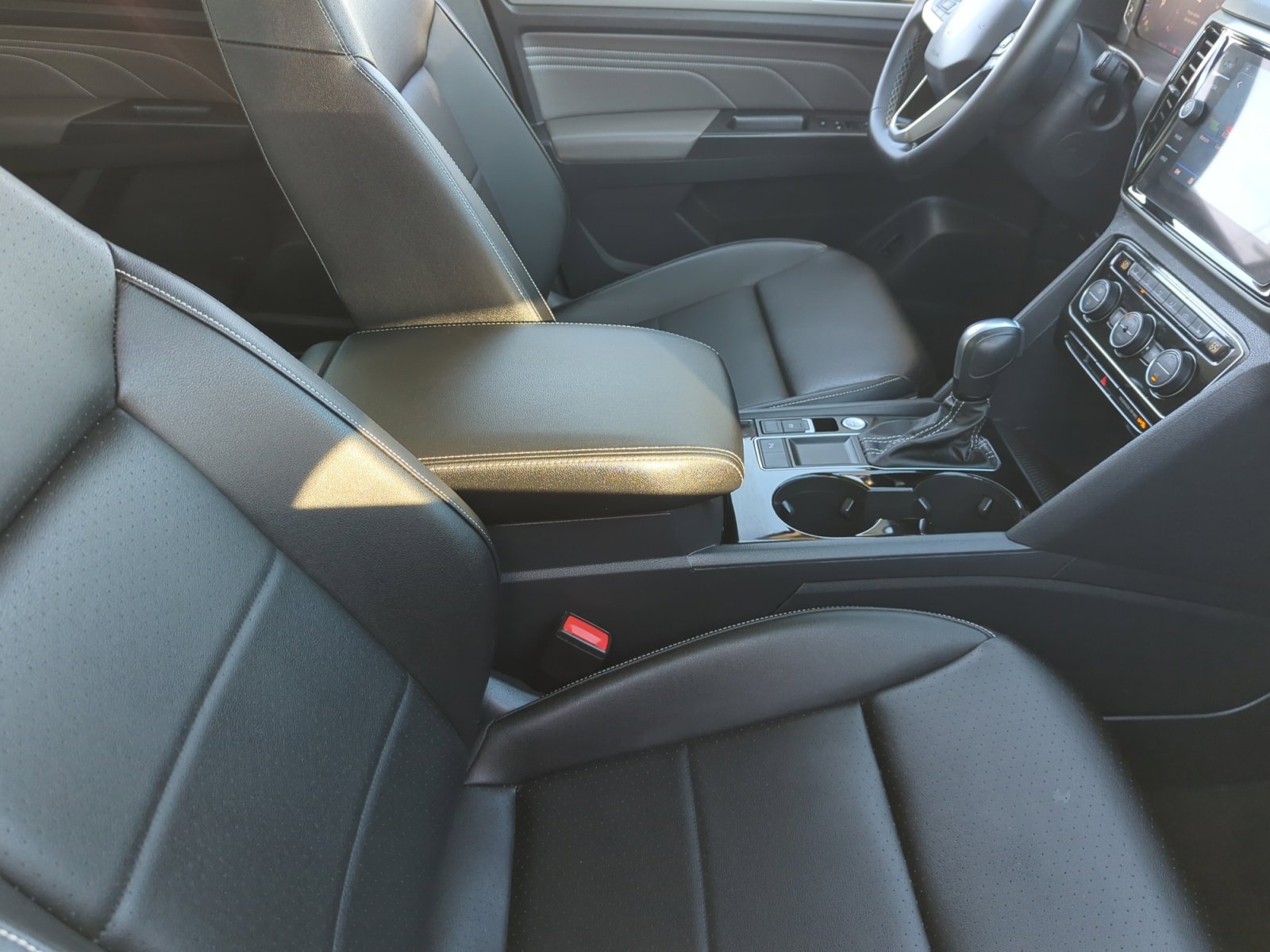 Used 2023 Volkswagen Atlas SE w/ Panoramic Sunroof Package image 19