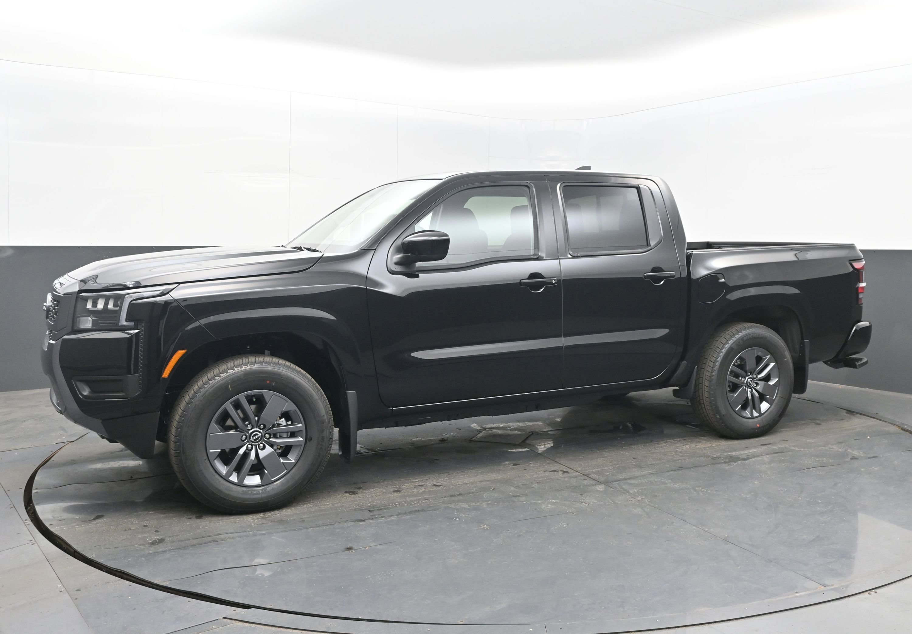 New 2026 Nissan Frontier SV w/ All-Weather Content Package image 4