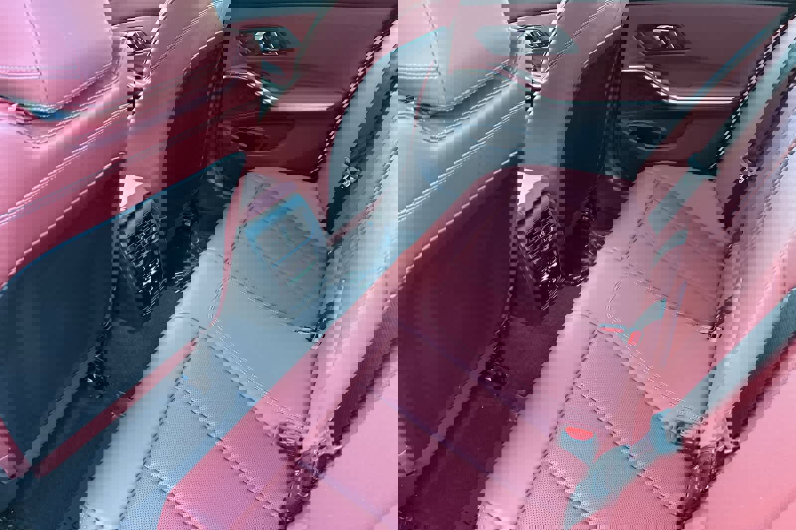 Used 2025 BMW 330i Sedan image 4