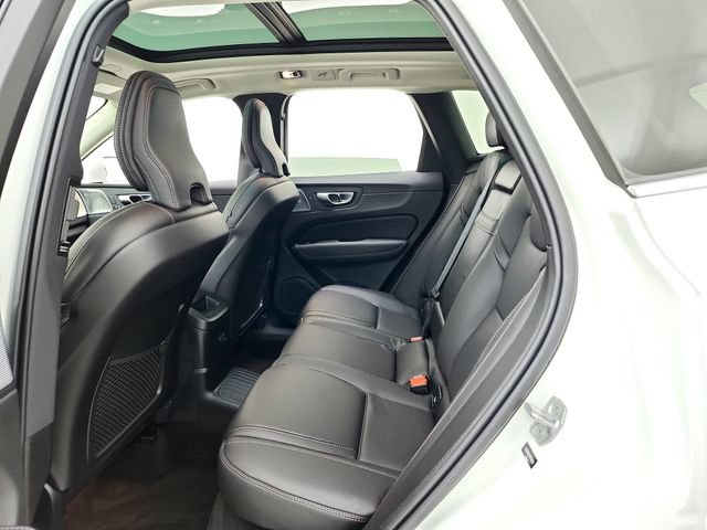 Used 2021 Volvo XC60 T8 Inscription w/ Advanced Package AWD/4WD image 26
