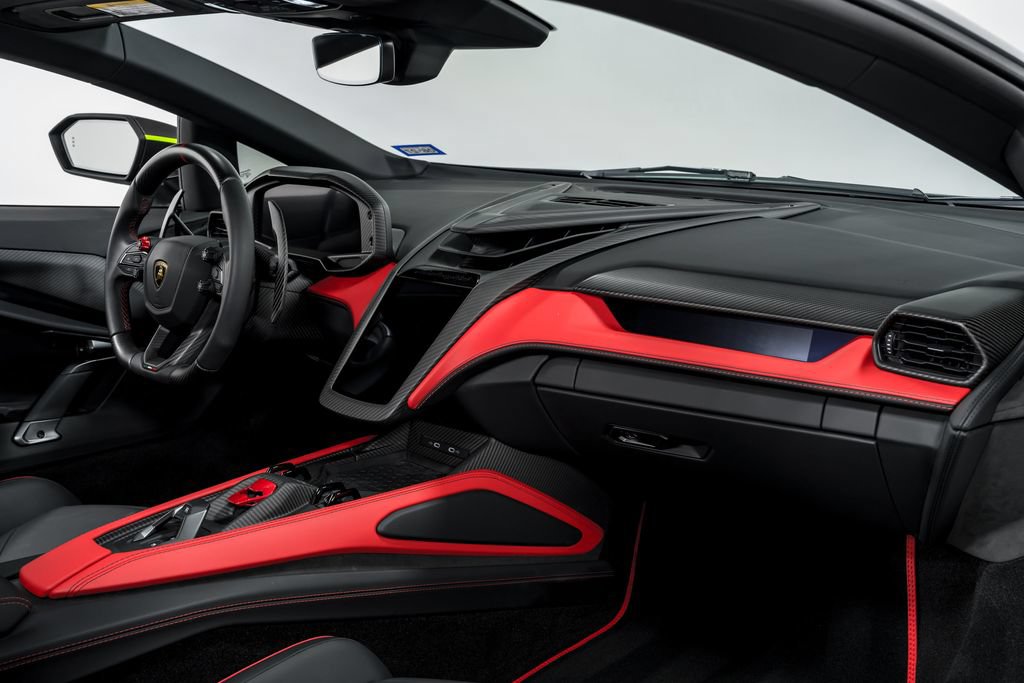 Used 2024 Lamborghini Revuelto AWD/4WD image 31