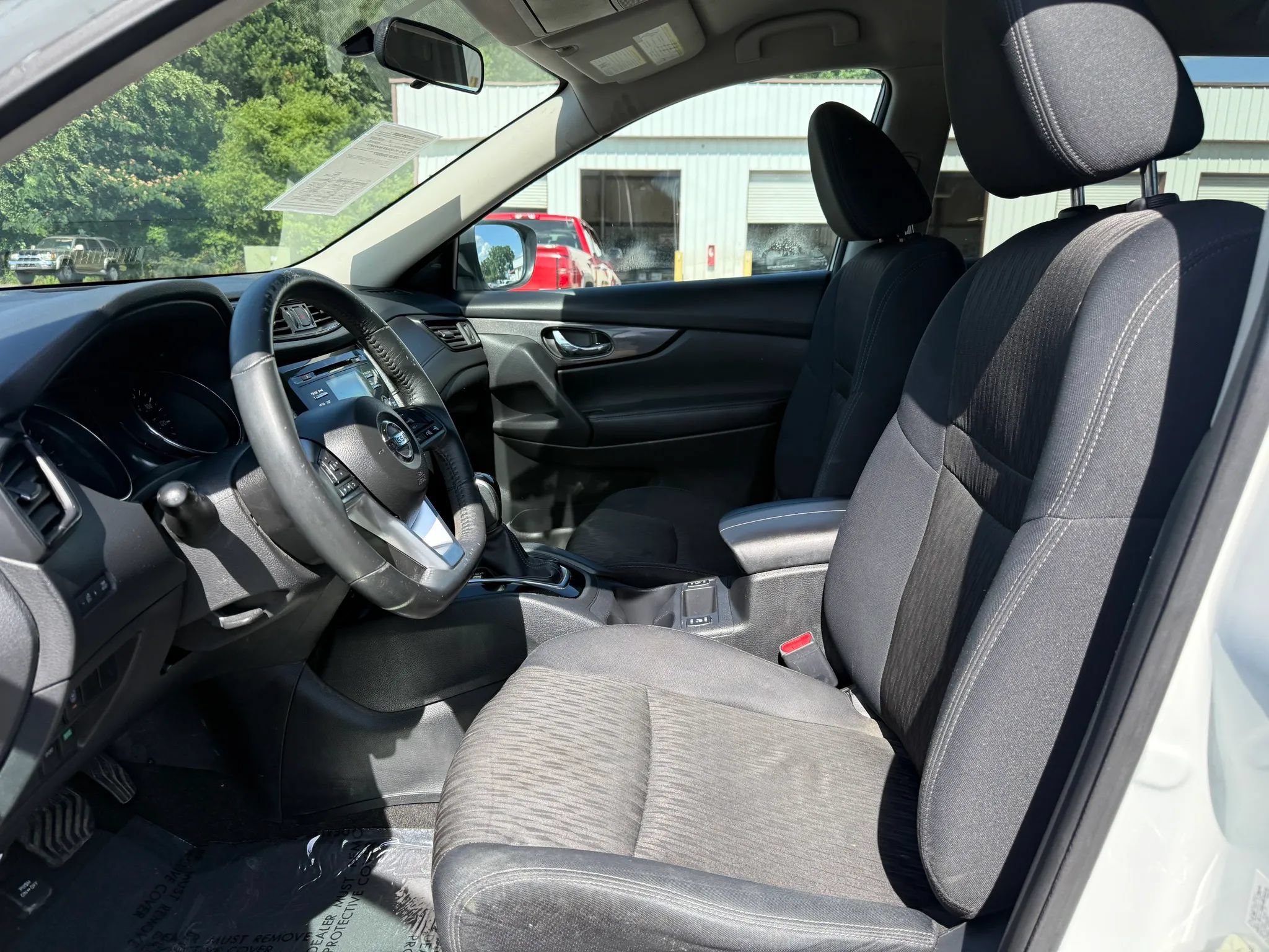 Used 2017 Nissan Rogue SV w/ Midnight Edition FWD image 2