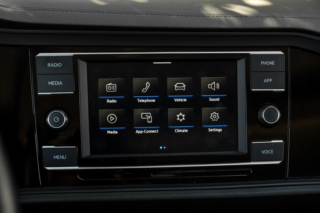 Used 2022 Volkswagen Jetta SE FWD image 44