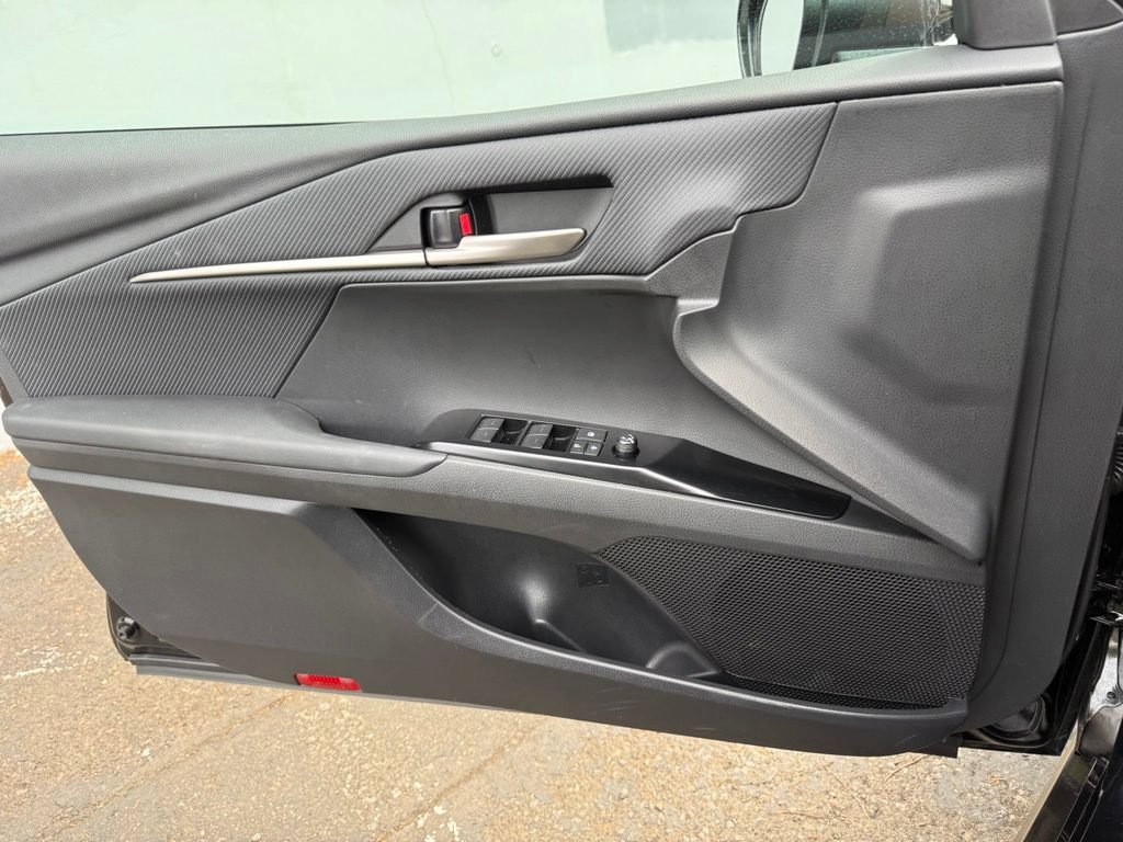 Used 2025 Toyota Camry SE FWD image 20