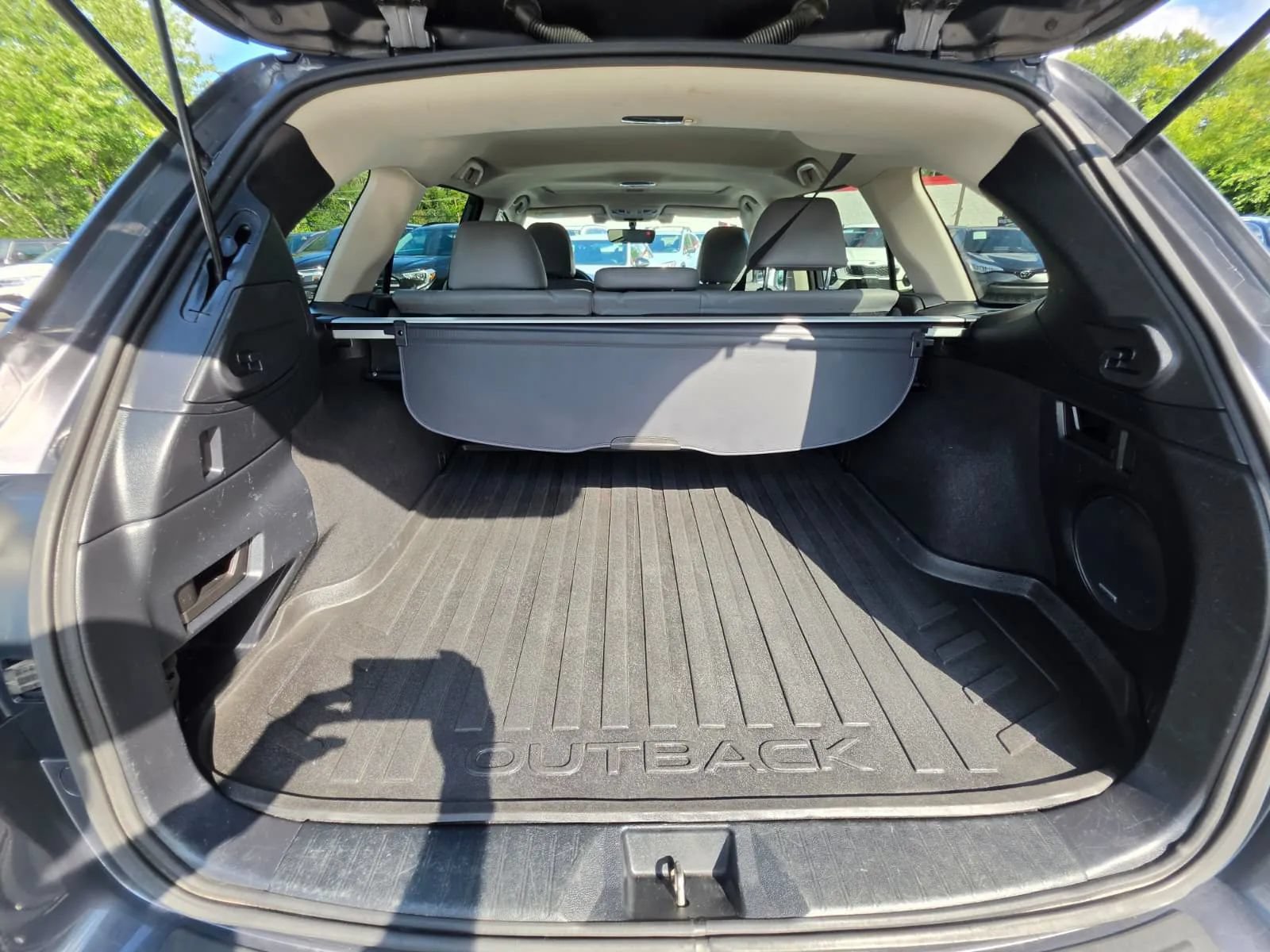 Used 2018 Subaru Outback 2.5i Limited AWD/4WD image 17