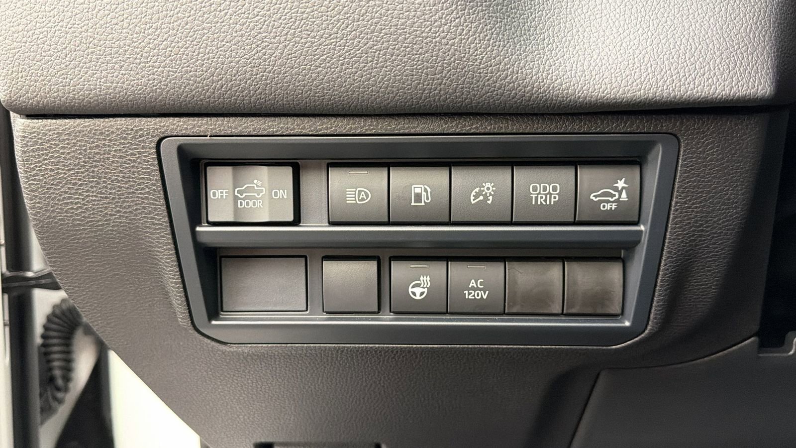 Used 2025 Toyota Tundra Limited image 29