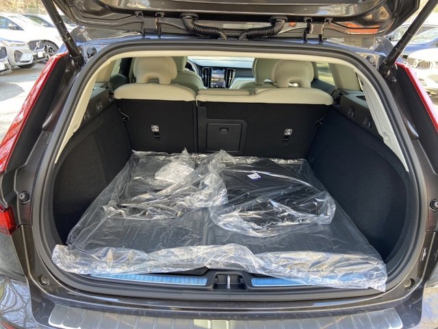 New 2025 Volvo V60 B5 Cross Country Plus w/ Protection Package Premier image 18