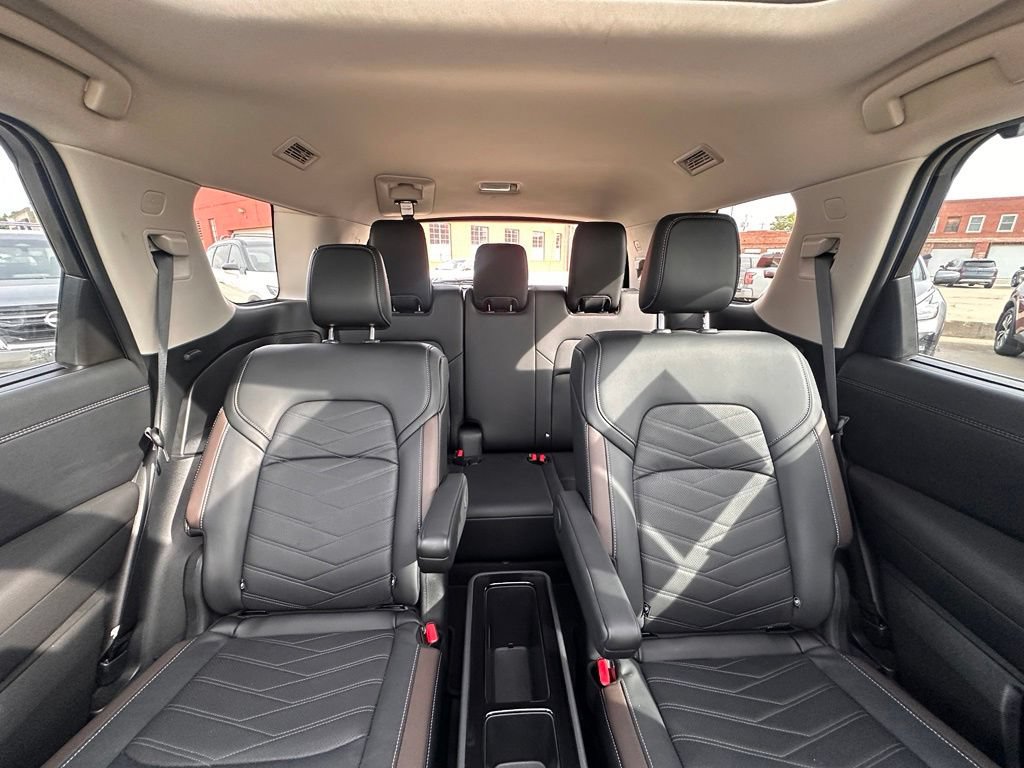 Certified 2025 Nissan Pathfinder Platinum FWD image 29