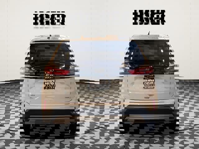 Used 2024 Ford Edge SEL image 4