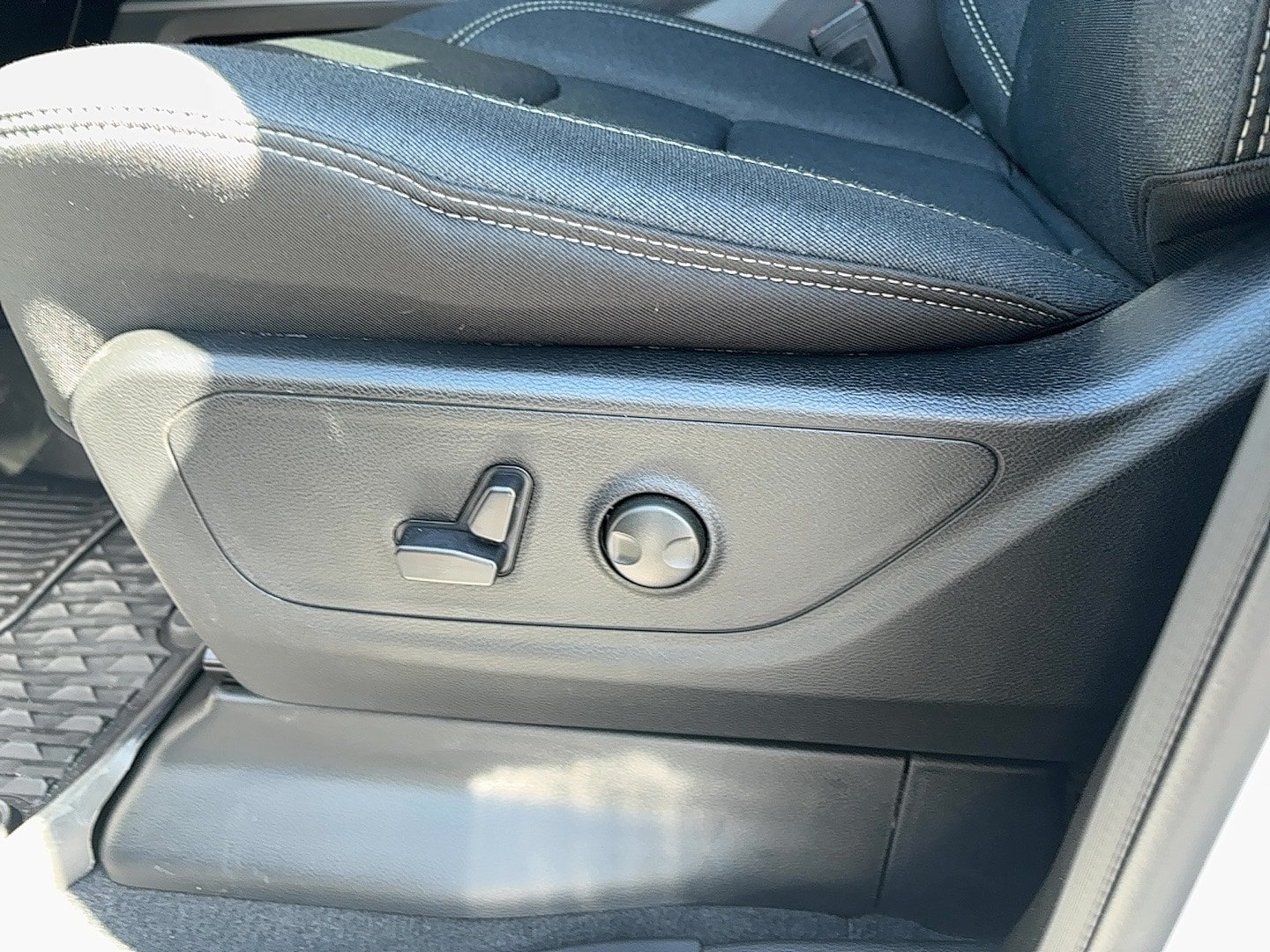 New 2025 RAM 1500 Big Horn w/ Night Edition AWD/4WD image 25