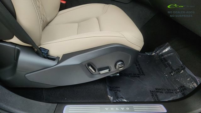 Used 2026 Volvo XC90 B5 Plus w/ Protection Package AWD/4WD image 37