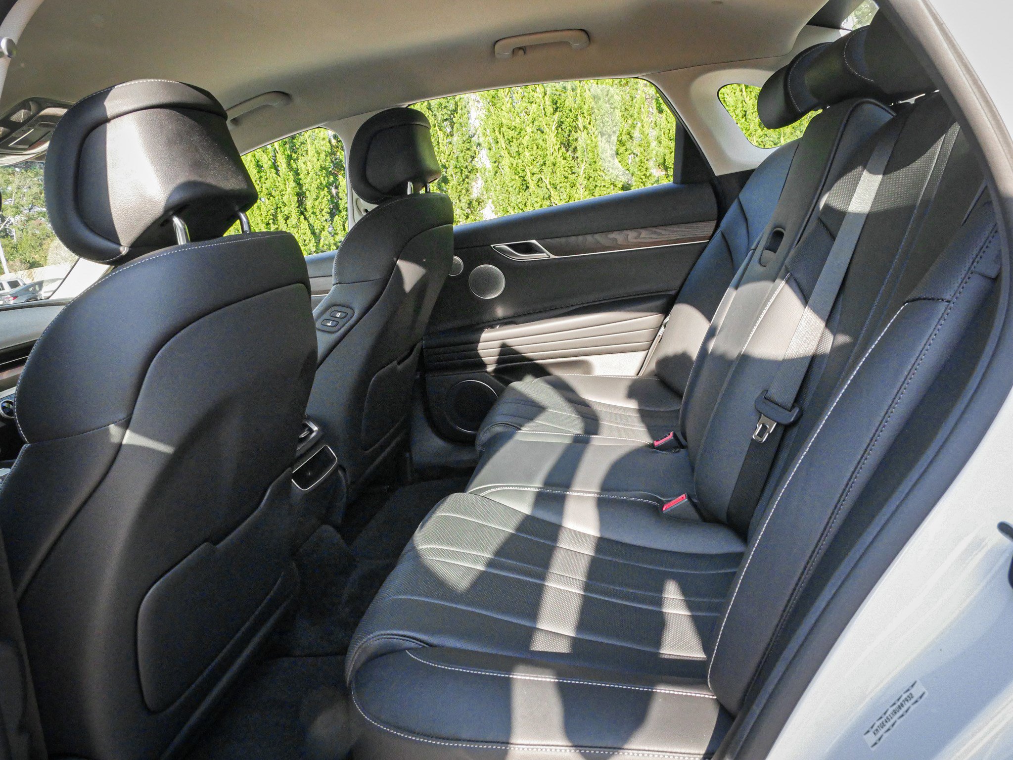 Used 2024 Genesis G80 image 28